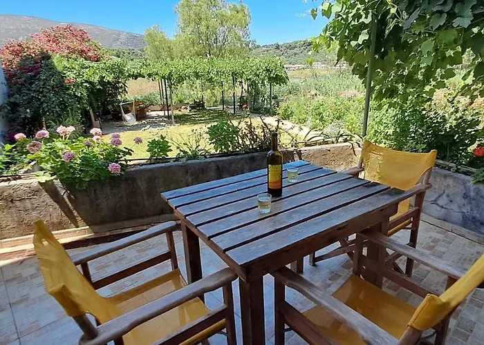 Timotheos Basic Hotel *